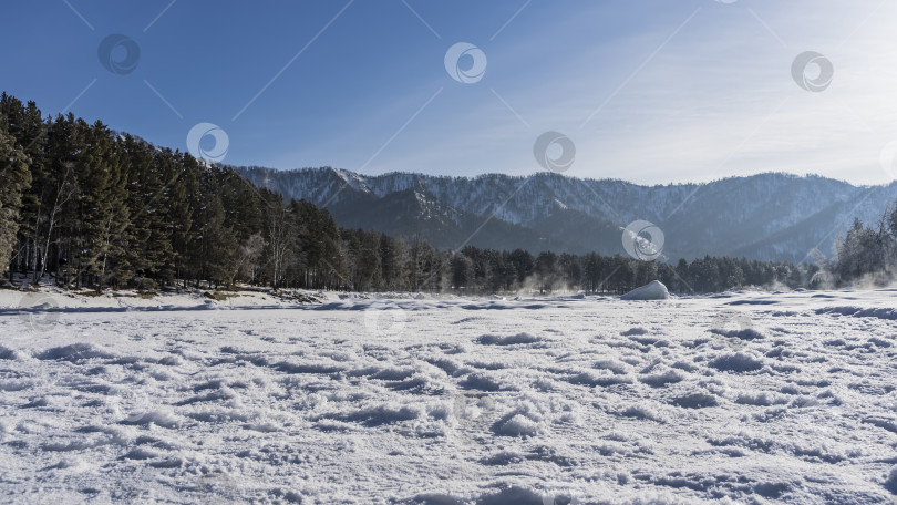 Скачать Снег в долине утоптан. фотосток Ozero