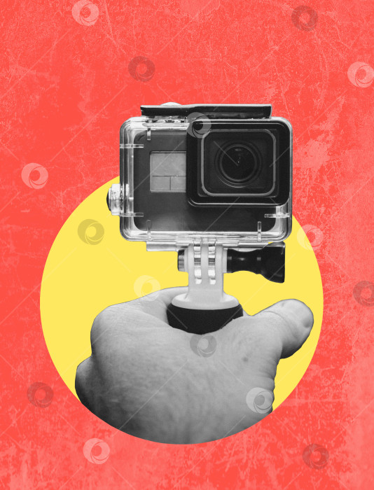 Скачать Художественный коллаж, рука с видеокамерой, снимающая саму себя. фотосток Ozero