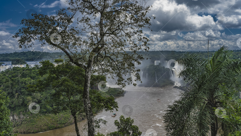 Скачать Красивый каскад водопадов. фотосток Ozero