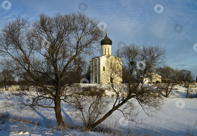 Скачать Церковь Покрова Пресвятой Богородицы на Нерли, Россия. фотосток Ozero