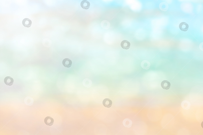 Скачать Размытый абстрактный фон. Блики боке и размытый песчаный пляж на естественном фоне морской воды. фотосток Ozero