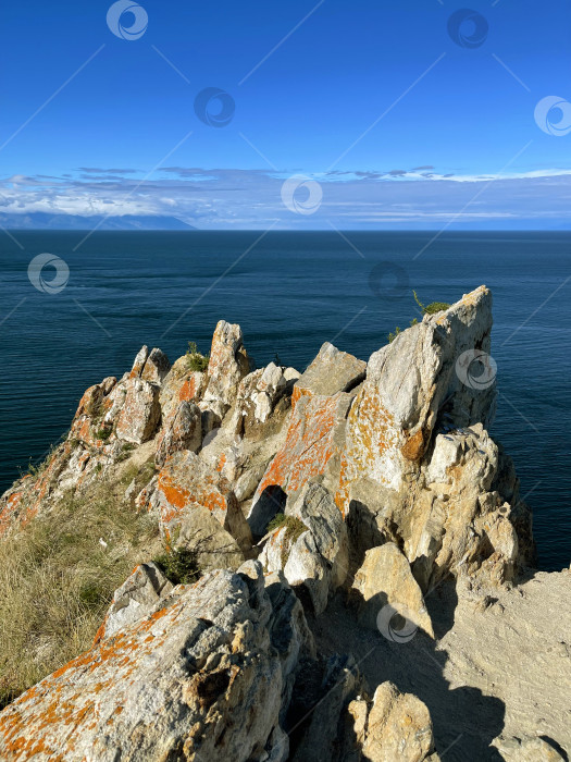 Скачать Скала на мысе Саган-Хушун на острове Ольхон. Байкал, Россия фотосток Ozero