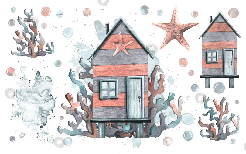 Скачать Пляж, рыбацкий домик, полосатый, деревянный с морскими звездами и кораллами на фоне пятен и брызг воды. Акварельная иллюстрация, нарисованная от руки. Композиция с элементами на белом фоне фотосток Ozero