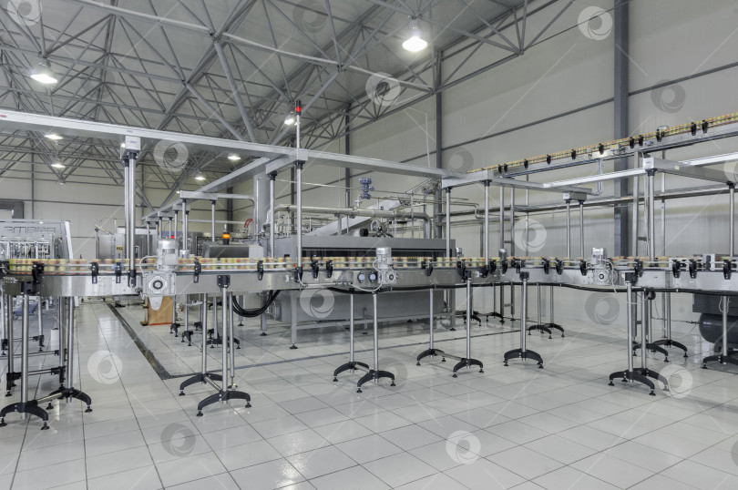Скачать Промышленный завод по производству напитков фотосток Ozero