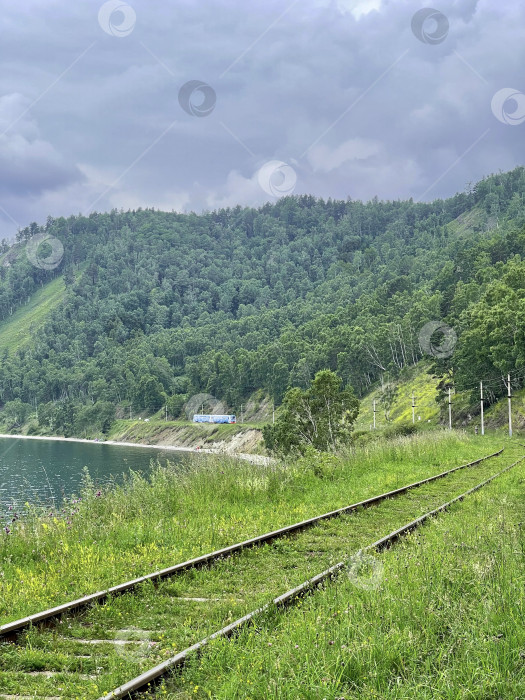 Скачать Железная дорога вдоль озера Байкал, Россия фотосток Ozero