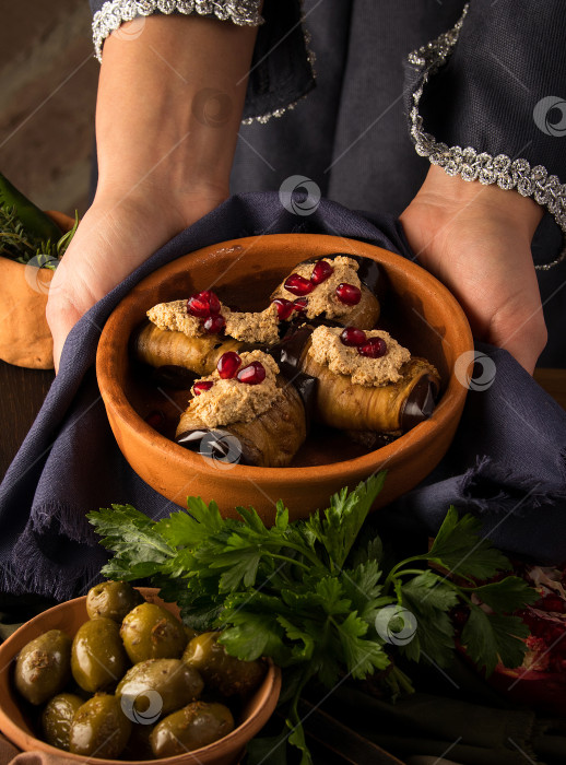 Скачать Пхали - традиционное грузинское блюдо из рубленых овощей, приготовленное из капусты или баклажанов фотосток Ozero