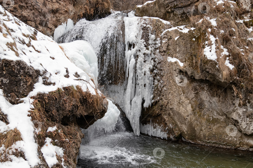 Скачать Частично замороженный мед выпадает в январе фотосток Ozero