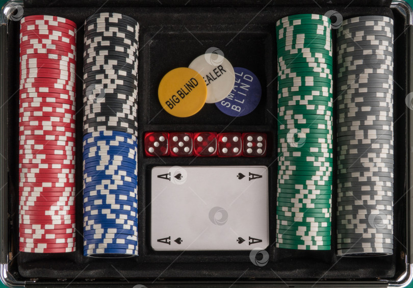 Скачать азартный покер, крупным планом фотосток Ozero