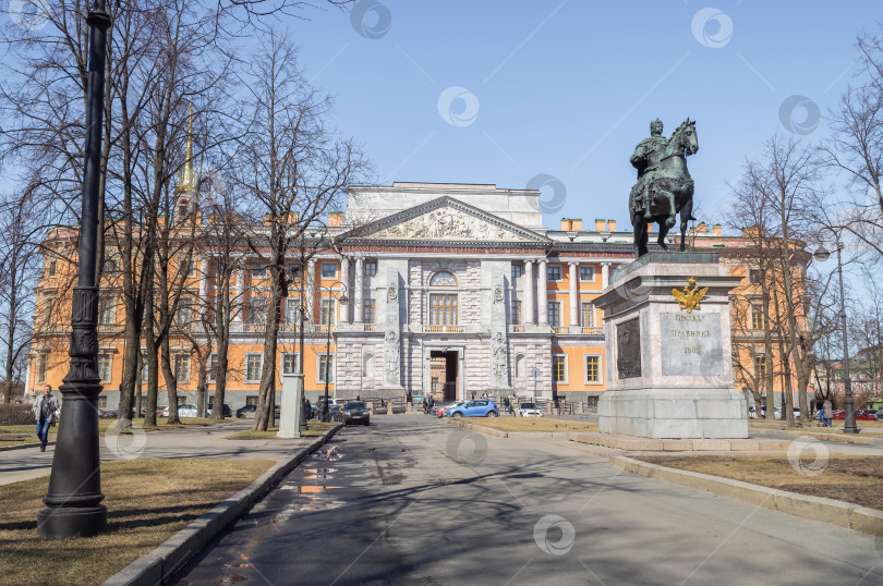 Скачать Михайловский замок в Санкт-Петербурге. фотосток Ozero