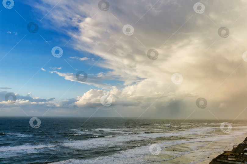 Скачать Морской пейзаж. Драматический закат фотосток Ozero