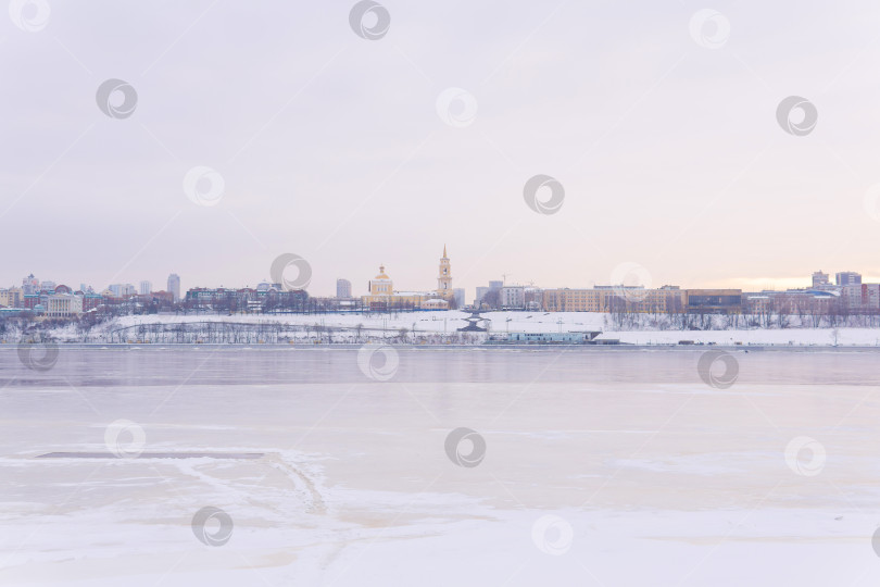 Скачать вид на исторический центр Перми, Россия, справа. фотосток Ozero