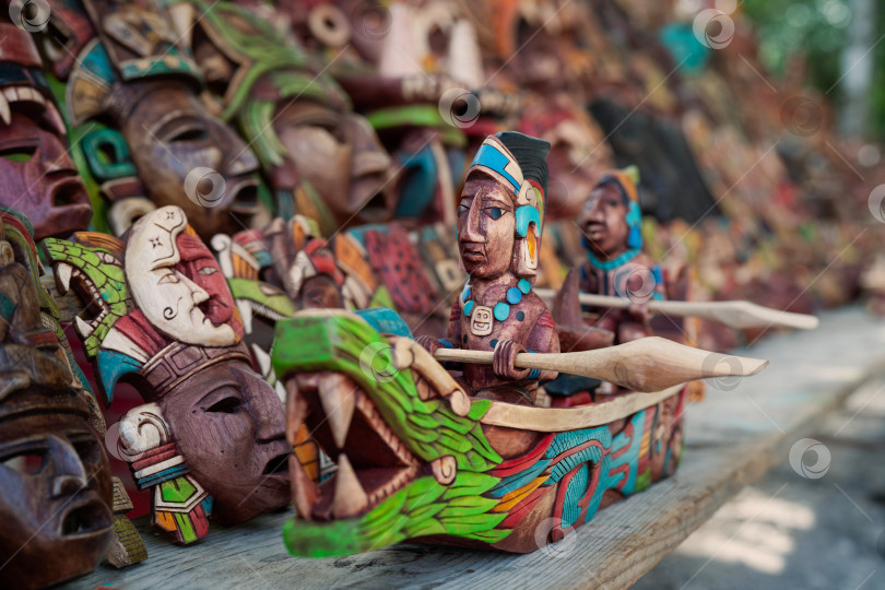 Скачать Мексиканская культура. Сувениры из поездки. Игрушка ручной работы фотосток Ozero