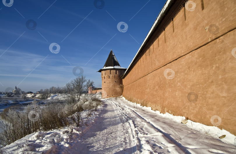 Скачать Стена старого монастыря в Суздале, Россия. фотосток Ozero