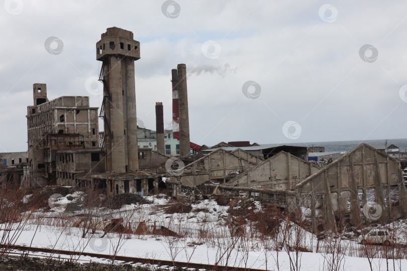 Скачать разрушенный японкий бумажный комбинат на Сахалине фотосток Ozero