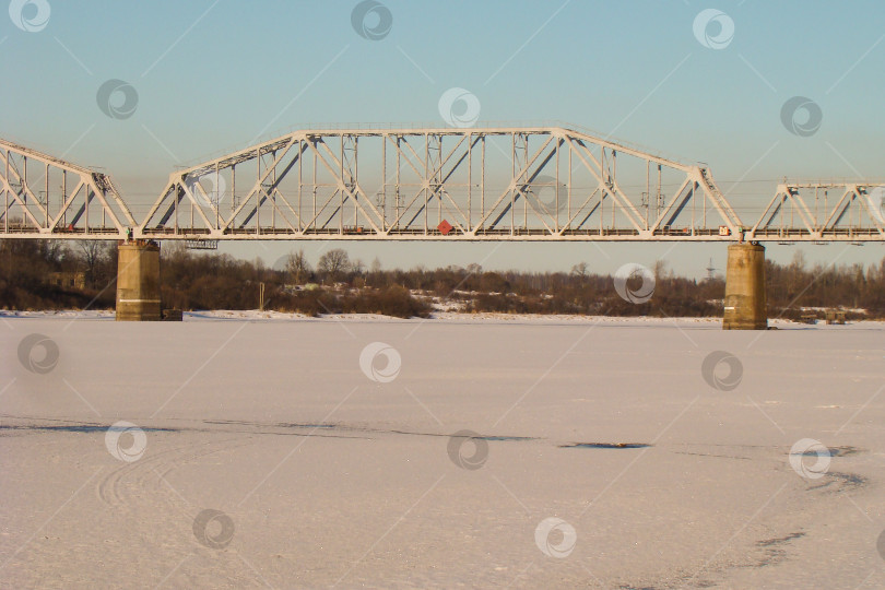 Скачать однопролетный железнодорожный мост через реку фотосток Ozero