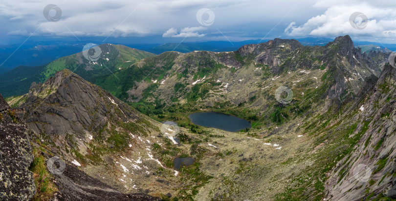 Скачать Панорама горного хребта Ергаки, Западные Саяны, с vi фотосток Ozero