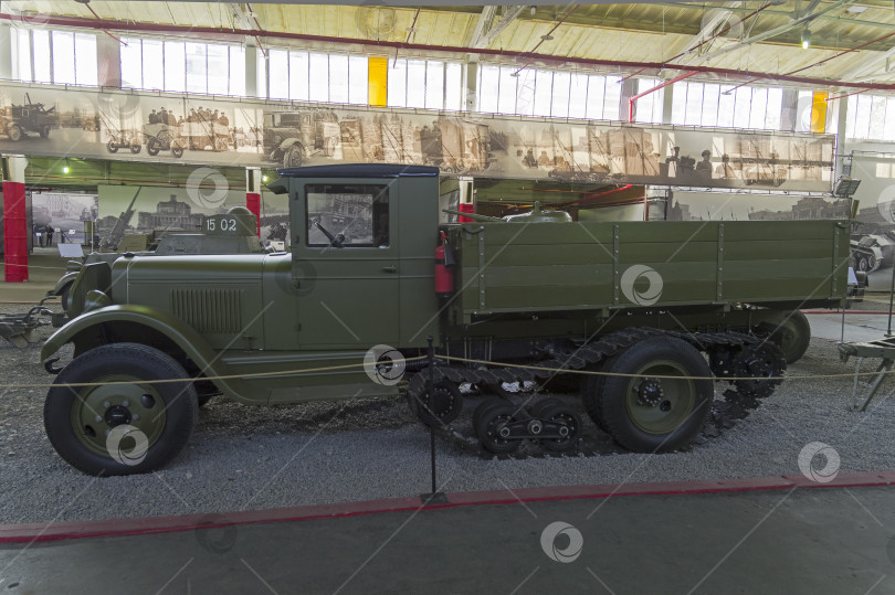 Скачать Советский полугусеничный грузовик ЗИС-33, 1940 год выпуска. фотосток Ozero