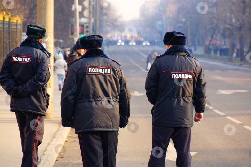 Скачать Российские полицейские на дежурстве. фотосток Ozero