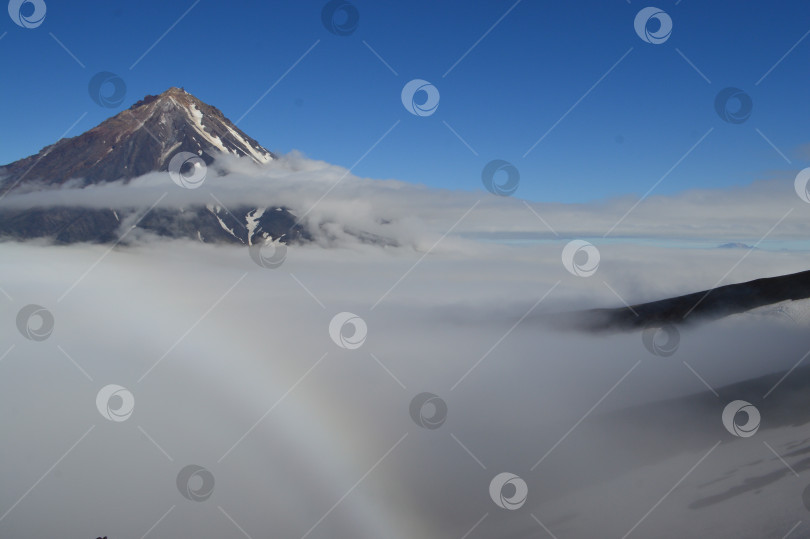 Скачать Радужный просвет фотосток Ozero