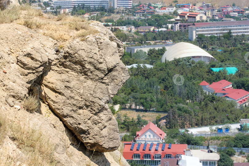 Скачать Камень в форме головы. фотосток Ozero