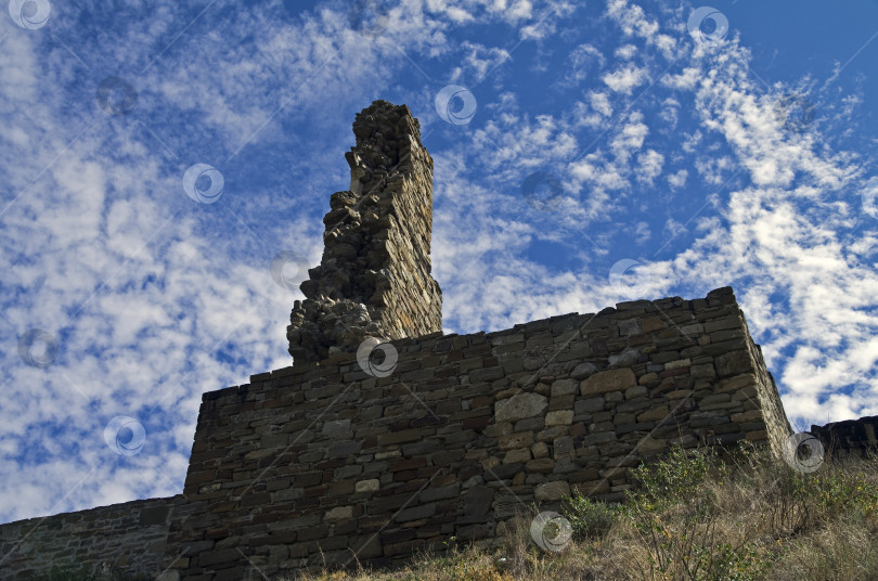 Скачать Руины старой крепости. фотосток Ozero