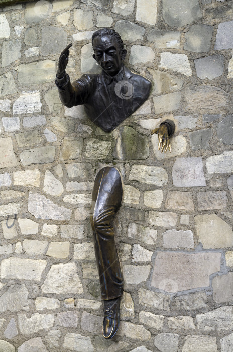 Скачать Памятник Жану Кокто на Монмартре. фотосток Ozero