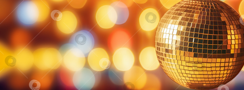 Скачать Фон с отражением света золотого диско-шара с эффектом боке фотосток Ozero