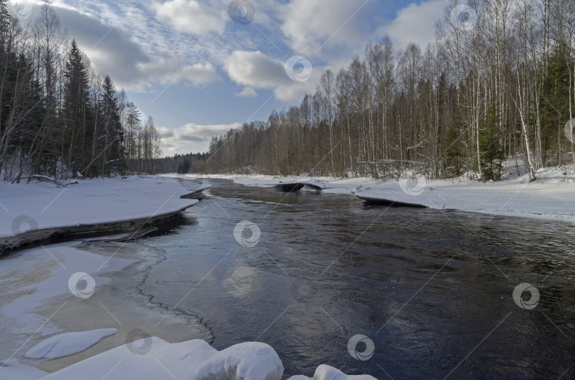 Скачать Река в начале марта. фотосток Ozero