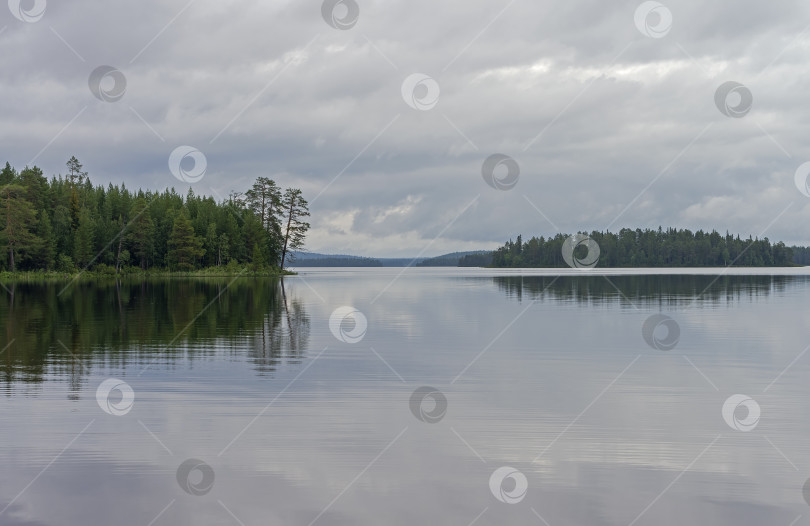 Скачать Пасмурный день на озере фотосток Ozero