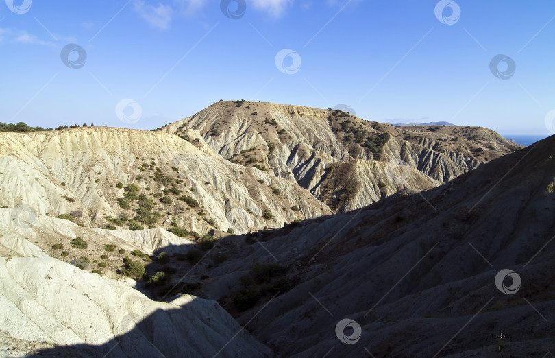 Скачать Пустынный пейзаж в Крымских горах. фотосток Ozero