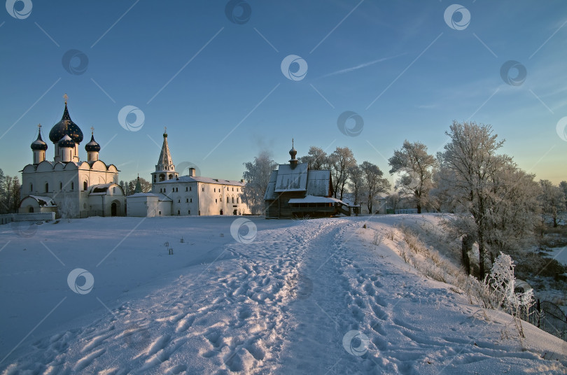 Скачать Соборы Суздальского кремля. фотосток Ozero