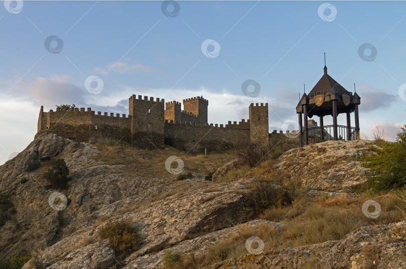 Скачать Генуэзская крепость в Судаке, Крым. фотосток Ozero