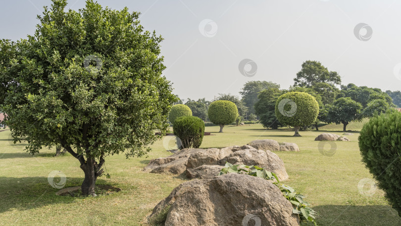 Скачать Ландшафтный дизайн городского парка. фотосток Ozero