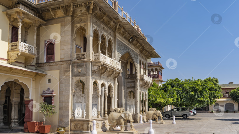 Скачать Фасад древнего городского дворца в Джайпуре. фотосток Ozero