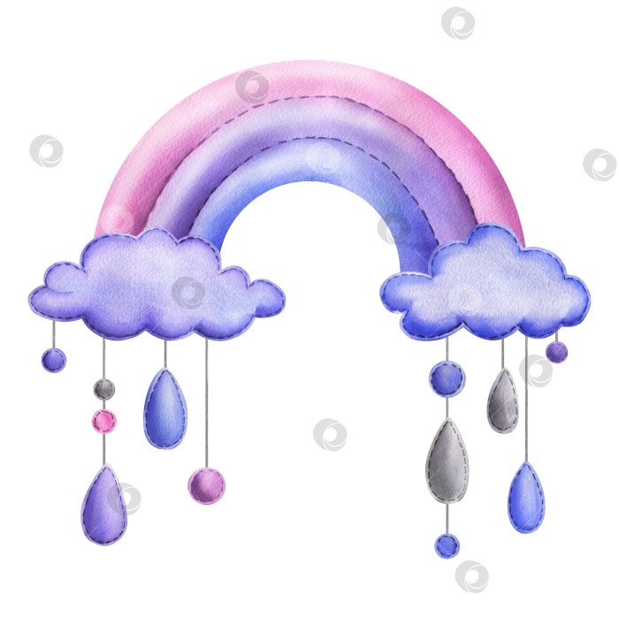 Скачать Вышитая радуга с облаками и каплями дождя, свисающими с веревок синего, фиолетового и розового цветов. По-детски милая рисованная акварельная иллюстрация. Изолированная композиция на белом фоне. фотосток Ozero