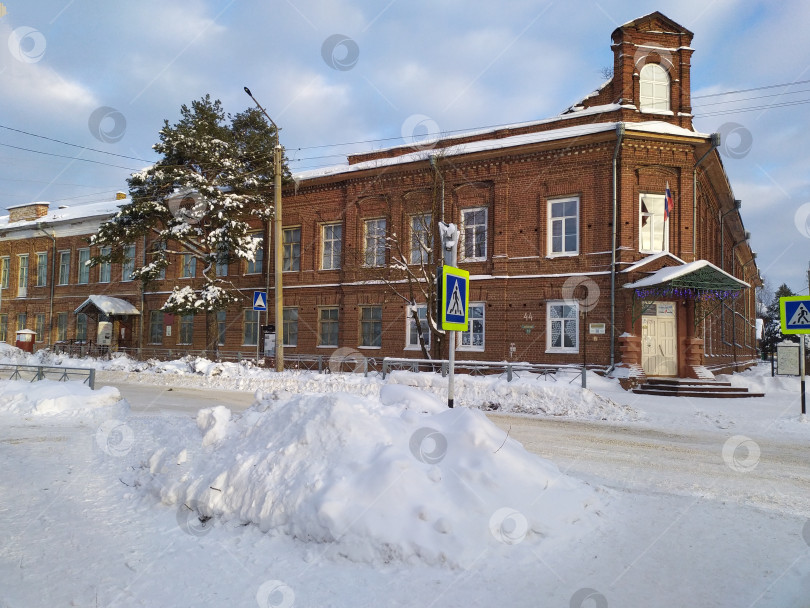 Скачать Краеведческий музей и школа в г.Тотьма Вологодской обл. фотосток Ozero