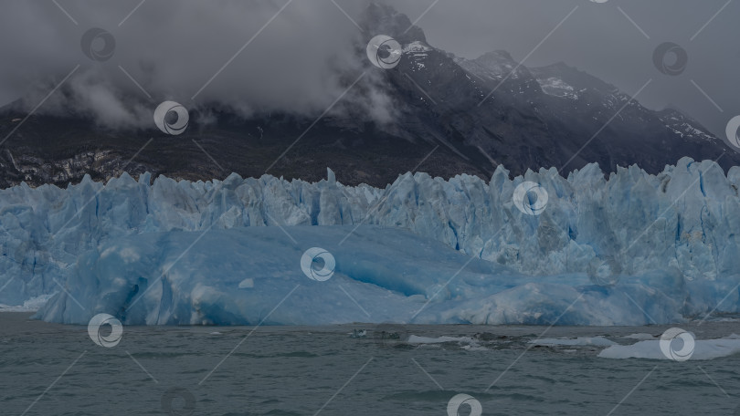 Скачать Удивительный ледник Перито Морено фотосток Ozero