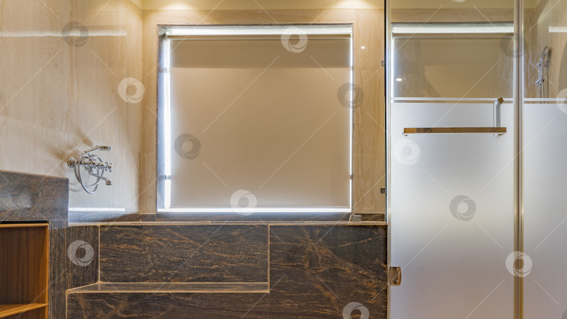 Скачать Дизайн современной ванной комнаты в геометрических формах. фотосток Ozero