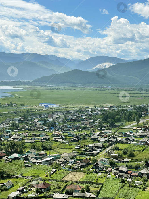 Скачать Озеро Байкал и деревня Култук, Иркутская область, Россия фотосток Ozero