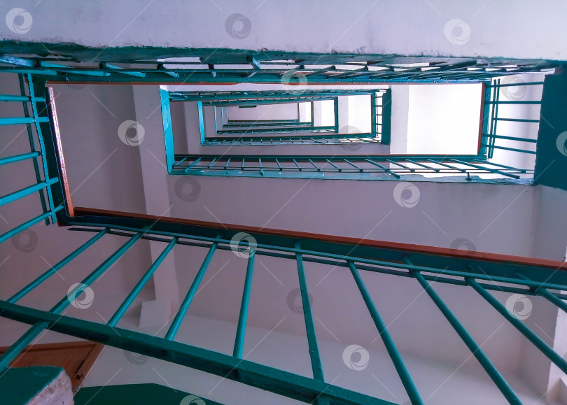 Скачать винтовые лестницы архитектурный элемент исторического здания фотосток Ozero