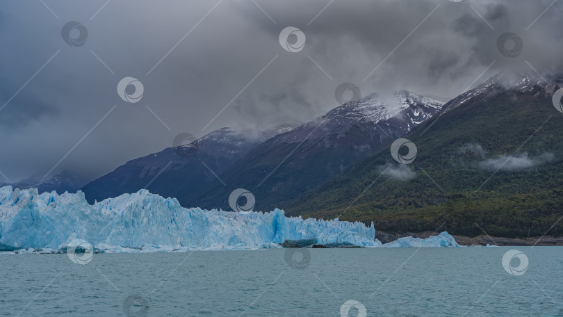 Скачать Удивительный ледник Перито-Морено. фотосток Ozero