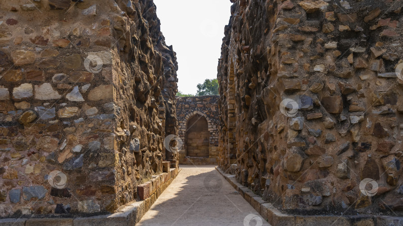 Скачать Руины храмового комплекса Кутуб Минар. фотосток Ozero