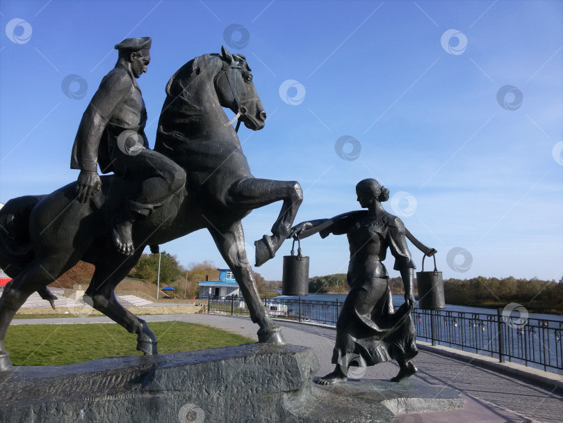 Скачать Памятник героям Тихого Дона Шолохова фотосток Ozero