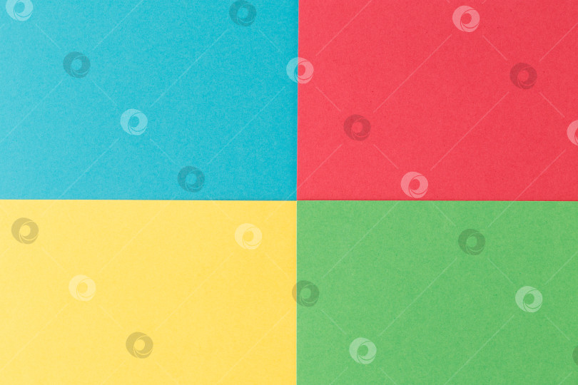 Скачать Абстрактный геометрический бумажный фон. Трендовые цвета - зеленый, желтый, красный, синий фотосток Ozero
