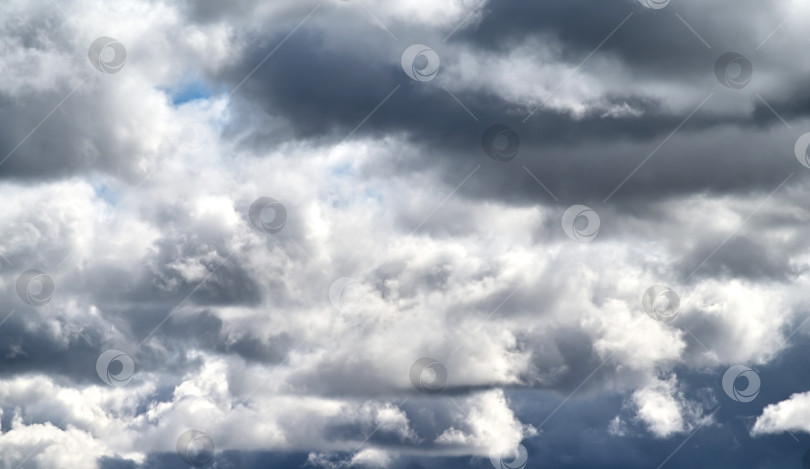 Скачать облака на небе фотосток Ozero