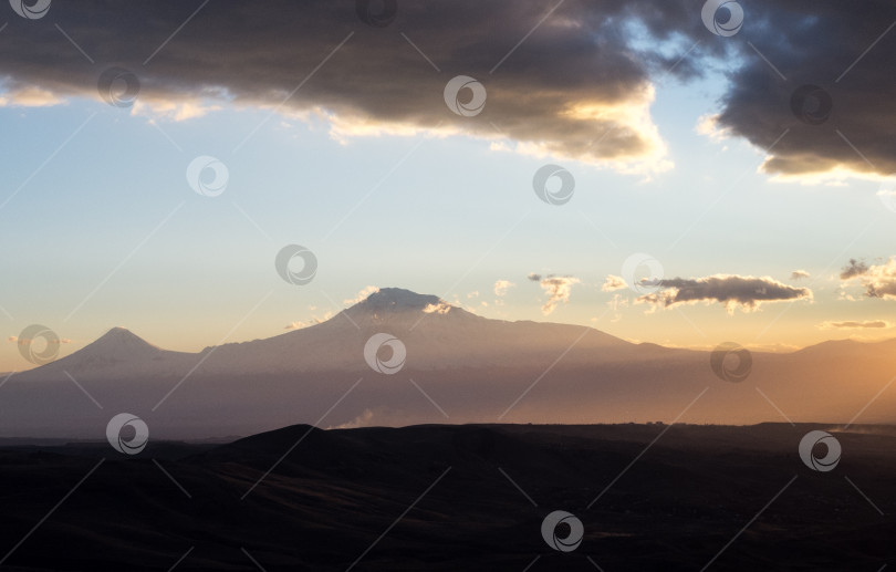 Скачать горный пейзаж фотосток Ozero