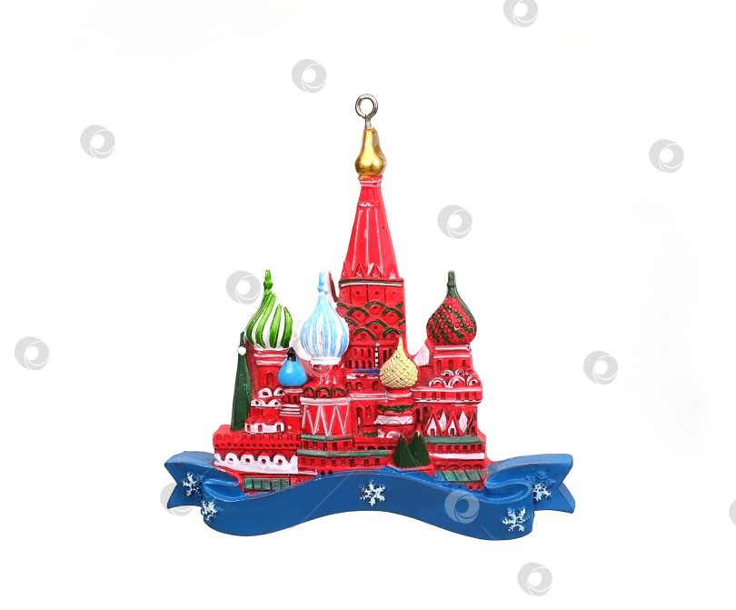 Скачать Рождественская елочная игрушка в виде православной церкви, выделенной на белом фоне фотосток Ozero