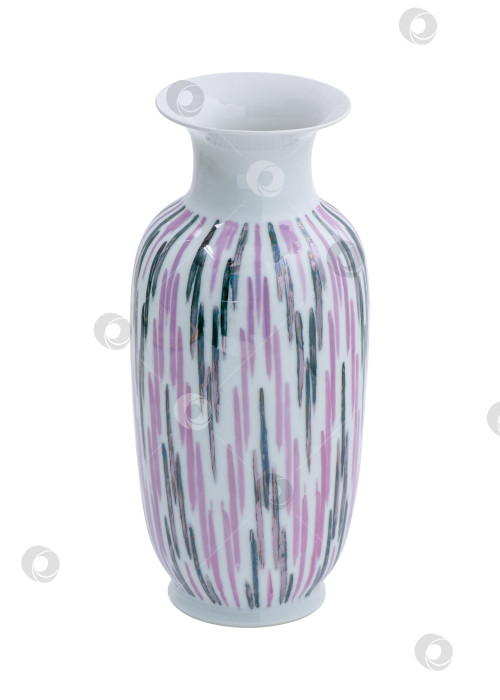 Скачать Старинная восточная керамическая ваза, выделяющаяся на белом фоне фотосток Ozero