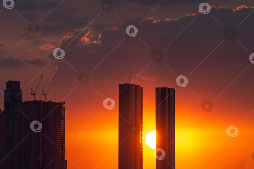 Скачать закат солнца в российской столице фотосток Ozero