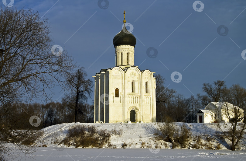 Скачать Церковь Покрова Пресвятой Богородицы на Нерли, Россия. фотосток Ozero